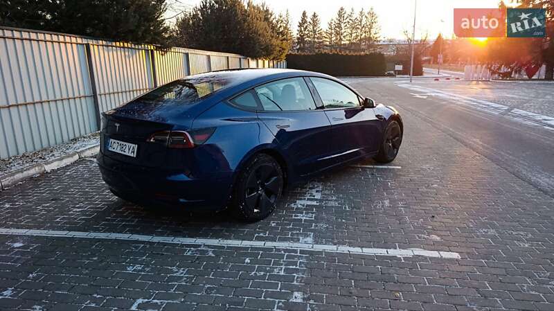 Седан Tesla Model 3 2022 в Луцке