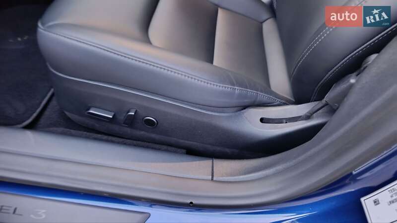 Седан Tesla Model 3 2022 в Луцке