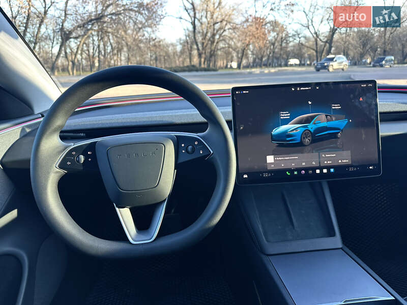 Седан Tesla Model 3 2024 в Кропивницькому