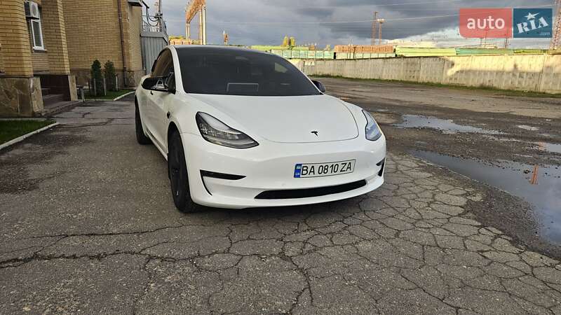 Седан Tesla Model 3 2019 в Знаменке