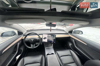 Седан Tesla Model 3 2021 в Вышгороде