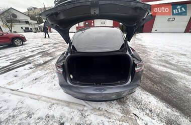 Седан Tesla Model 3 2021 в Вышгороде
