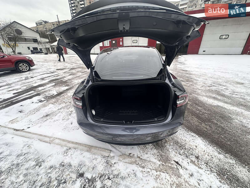 Седан Tesla Model 3 2021 в Вышгороде
