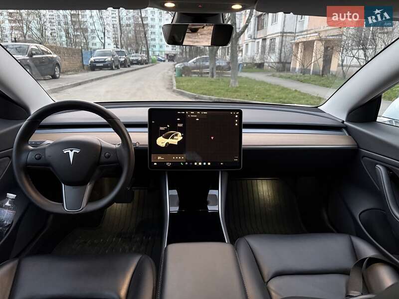 Седан Tesla Model 3 2020 в Киеве