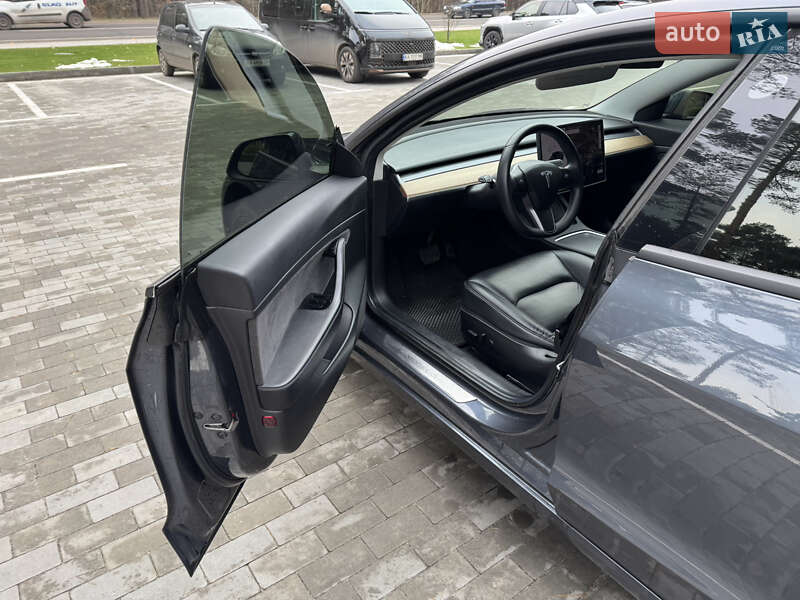 Седан Tesla Model 3 2019 в Києві