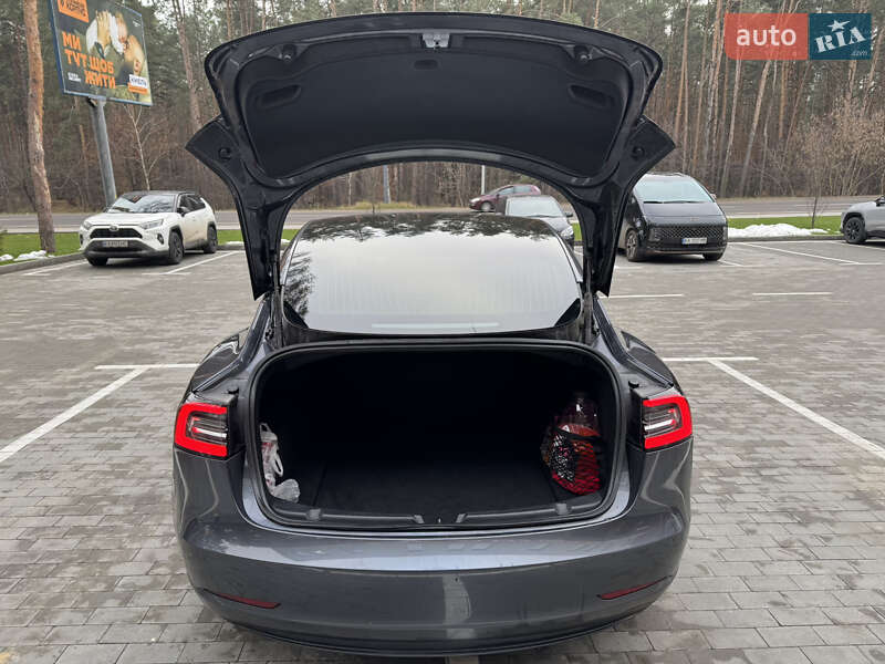 Седан Tesla Model 3 2019 в Києві