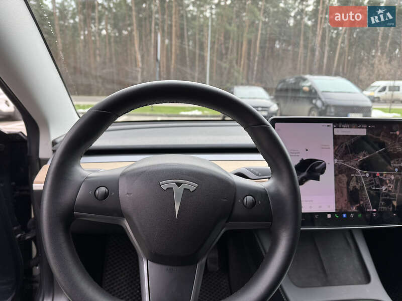 Седан Tesla Model 3 2019 в Києві
