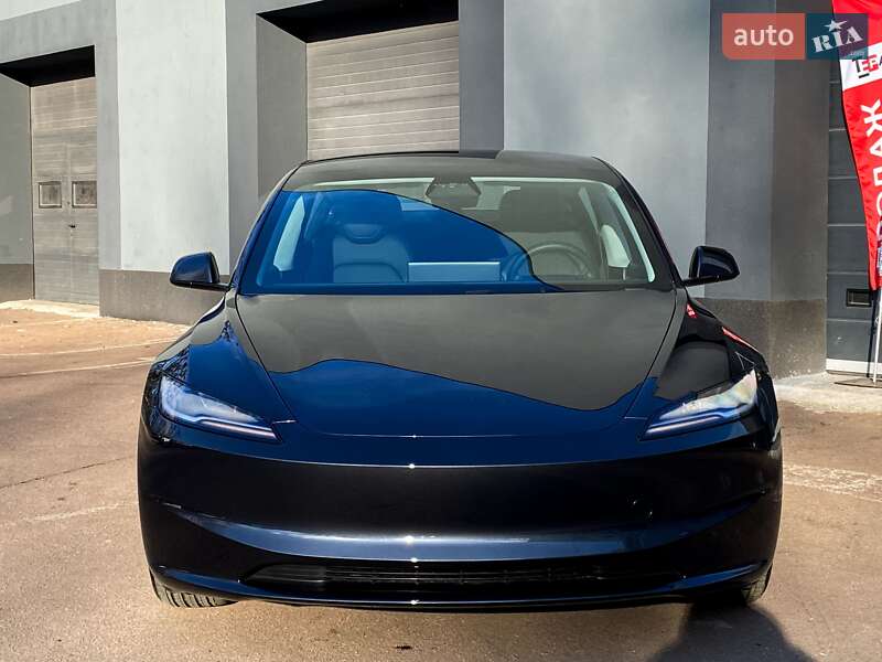 Седан Tesla Model 3 2024 в Києві