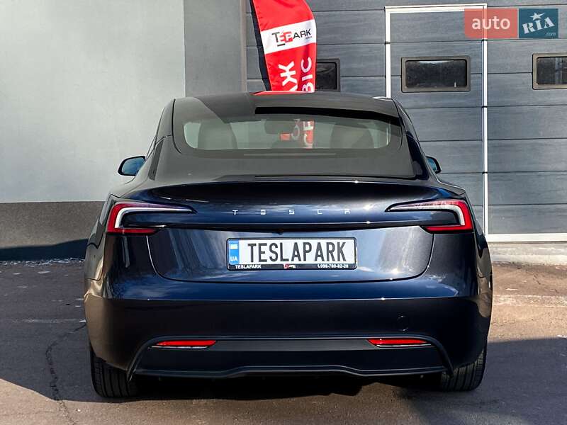 Седан Tesla Model 3 2024 в Києві
