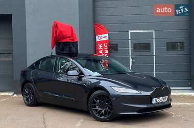 Седан Tesla Model 3 2025 в Києві