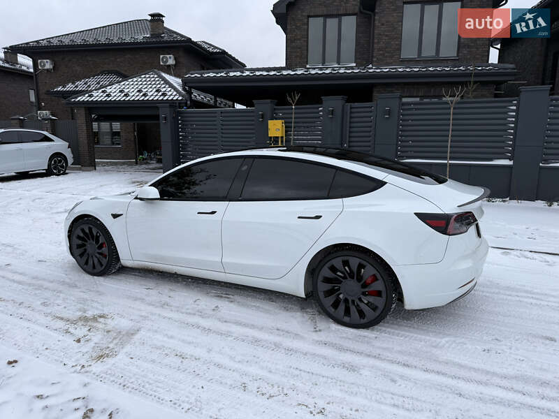 Седан Tesla Model 3 2021 в Киеве