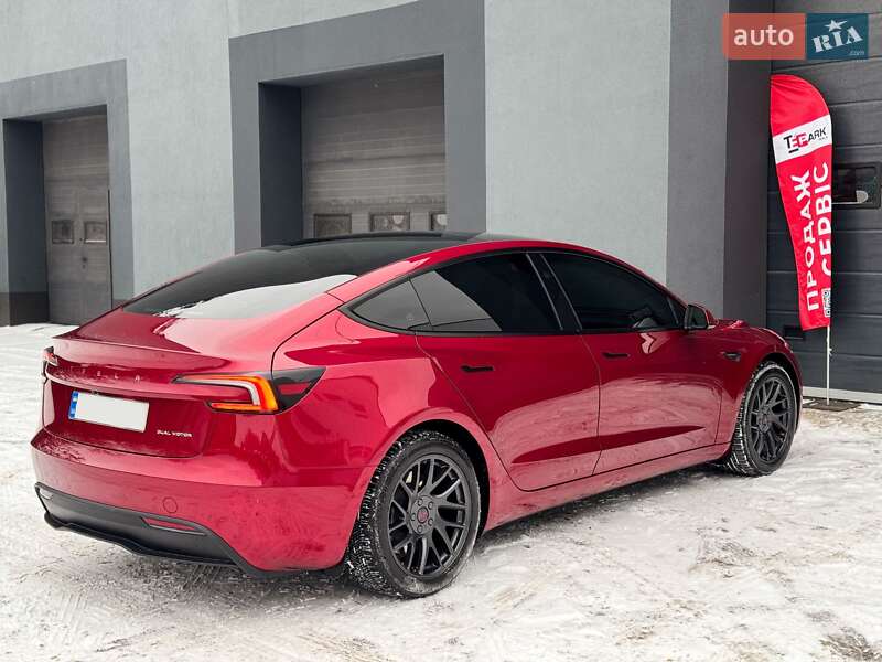 Седан Tesla Model 3 2024 в Киеве