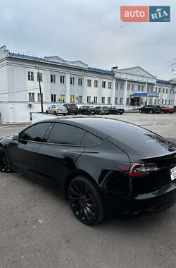 Седан Tesla Model 3 2022 в Киеве