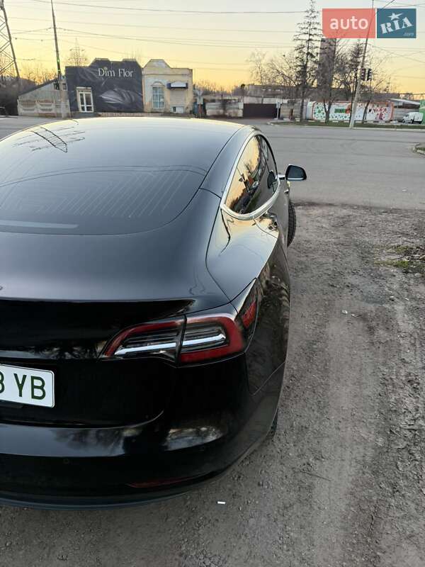 Седан Tesla Model 3 2019 в Кривом Роге