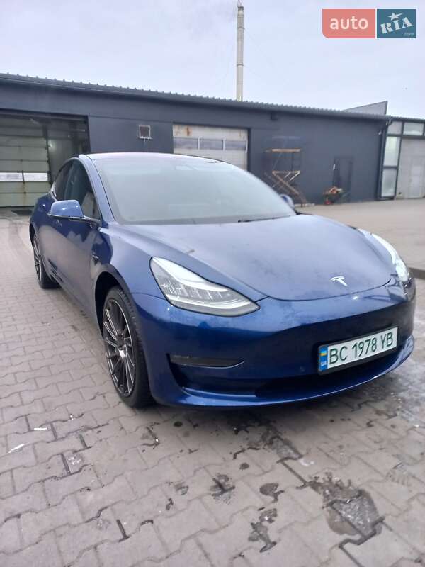 Tesla Model 3 2018