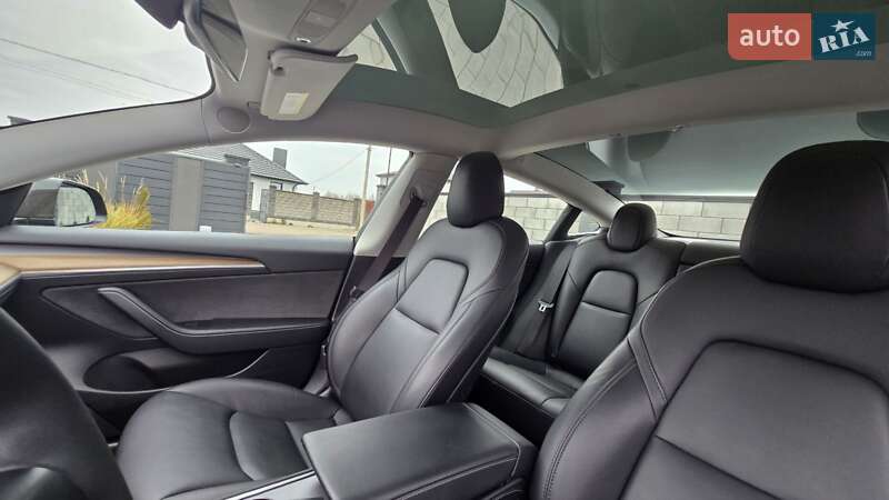 Седан Tesla Model 3 2021 в Ивано-Франковске