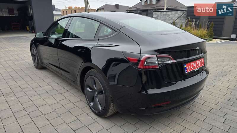 Седан Tesla Model 3 2021 в Ивано-Франковске
