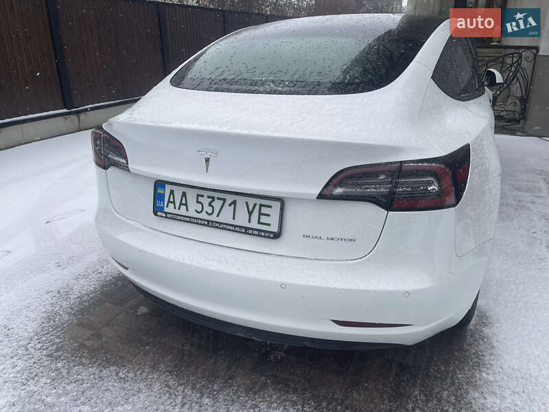 Tesla Model 3 2021