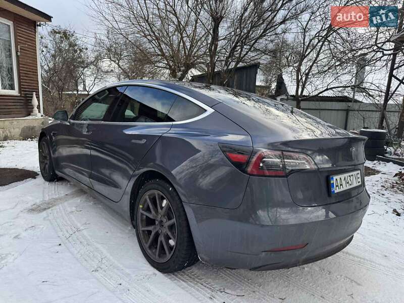 Седан Tesla Model 3 2020 в Киеве