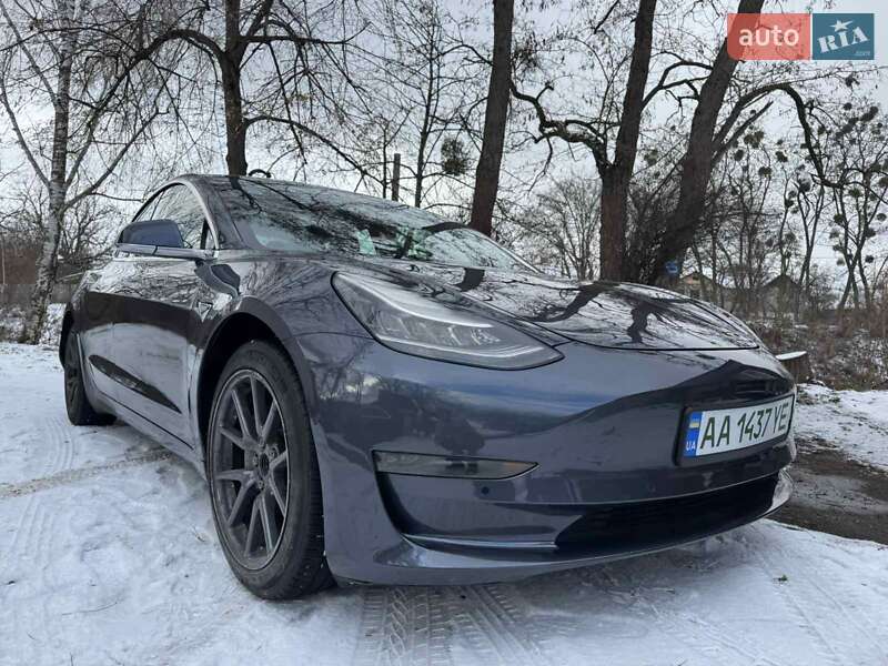 Седан Tesla Model 3 2020 в Киеве
