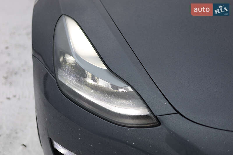 Седан Tesla Model 3 2021 в Новояворовске