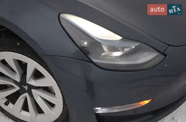 Седан Tesla Model 3 2021 в Львові