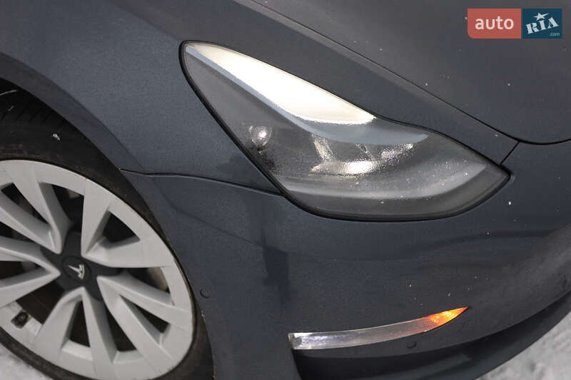 Седан Tesla Model 3 2021 в Новояворовске
