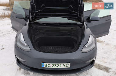 Седан Tesla Model 3 2021 в Львові