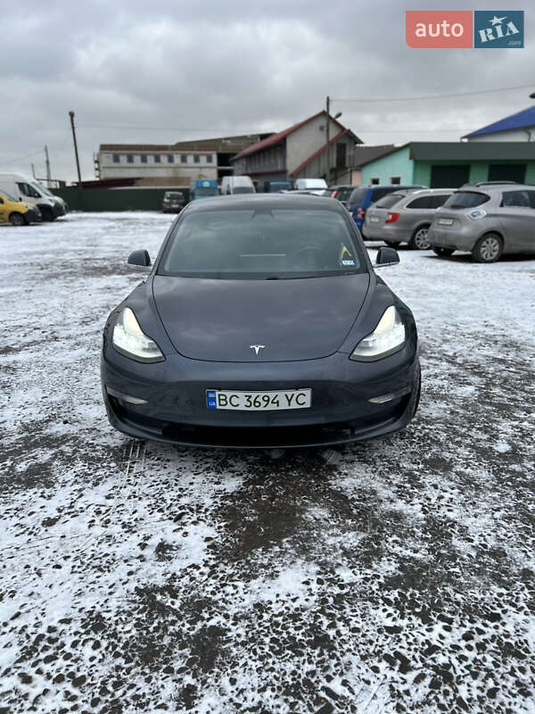 Седан Tesla Model 3 2020 в Сокалі