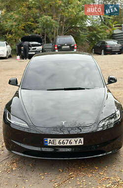Седан Tesla Model 3 2024 в Дніпрі