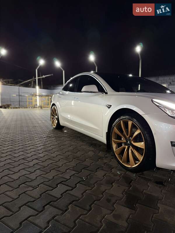 Седан Tesla Model 3 2020 в Харькове
