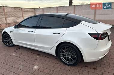 Седан Tesla Model 3 2020 в Стрые