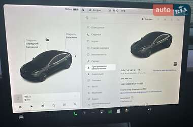 Седан Tesla Model 3 2020 в Стрые