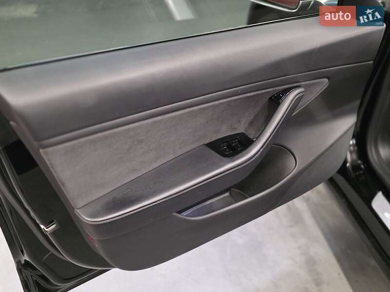 Седан Tesla Model 3 2018 в Львове фото 22 Седан Tesla Model 3 2018 в Львове