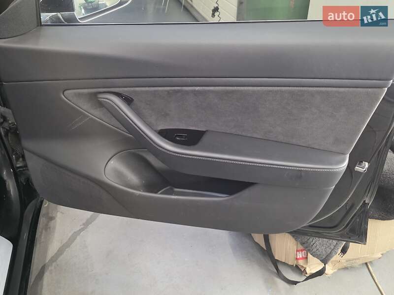 Седан Tesla Model 3 2018 в Львове фото 27 Седан Tesla Model 3 2018 в Львове