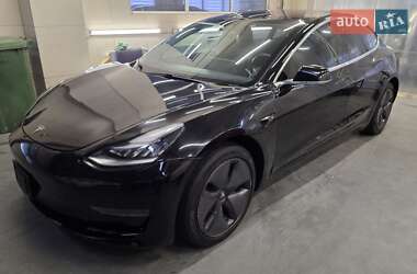 Седан Tesla Model 3 2018 в Львове