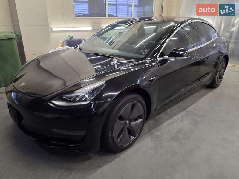 Седан Tesla Model 3 2018 в Львове фото 36 Седан Tesla Model 3 2018 в Львове