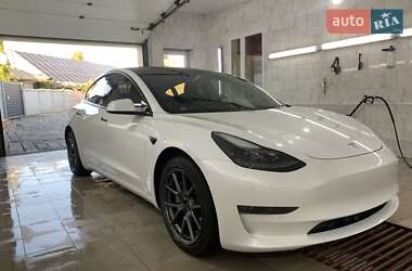 Седан Tesla Model 3 2021 в Нових Санжарах