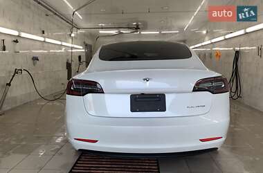 Седан Tesla Model 3 2021 в Нових Санжарах