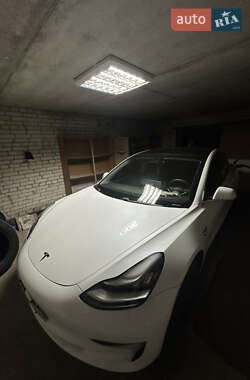 Седан Tesla Model 3 2019 в Сумах