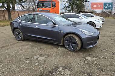 Седан Tesla Model 3 2020 в Снятине