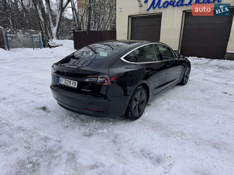 Седан Tesla Model 3 2018 в Киеве