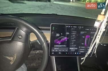 Седан Tesla Model 3 2019 в Кропивницком