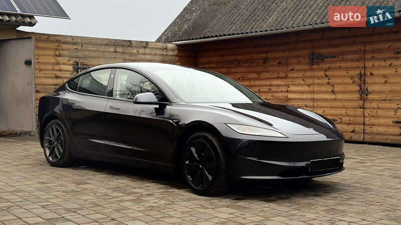 Седан Tesla Model 3 2024 в Кременці