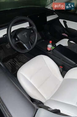Седан Tesla Model 3 2021 в Киеве