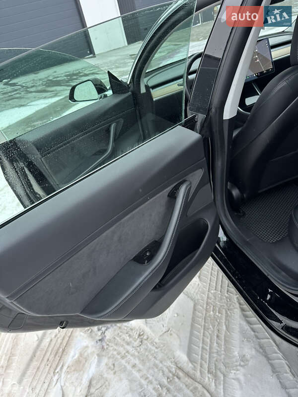 Седан Tesla Model 3 2019 в Киеве фото 14 Седан Tesla Model 3 2019 в Киеве