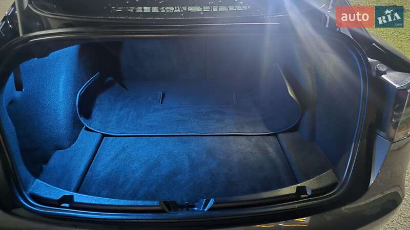 Седан Tesla Model 3 2021 в Великих Мостах