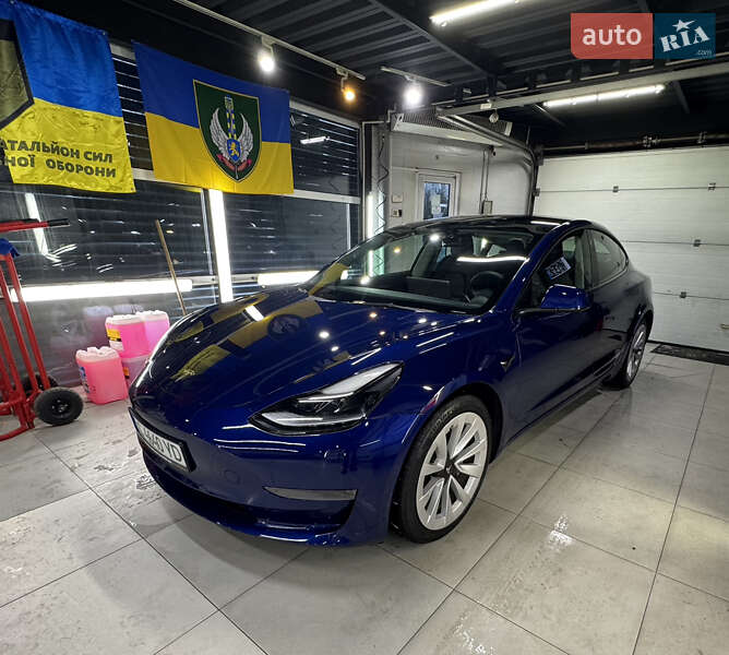 Седан Tesla Model 3 2022 в Львове