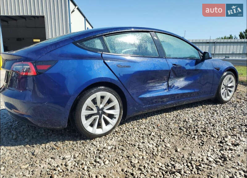Седан Tesla Model 3 2022 в Львове
