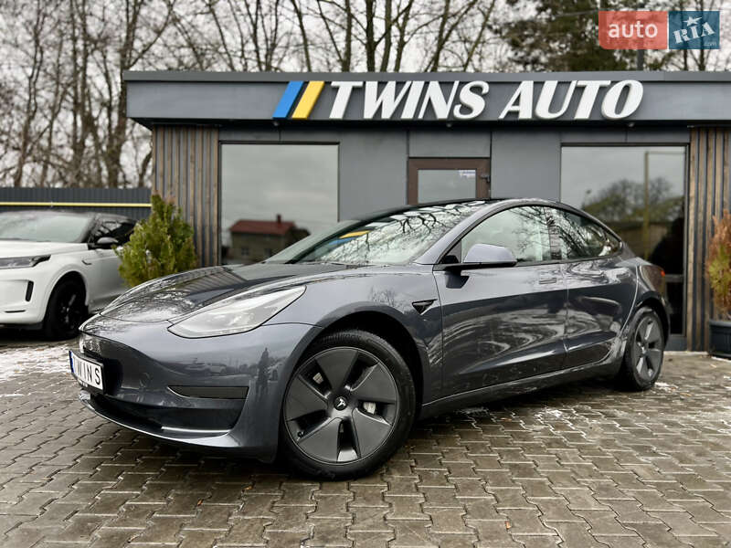 Седан Tesla Model 3 2023 в Одессе